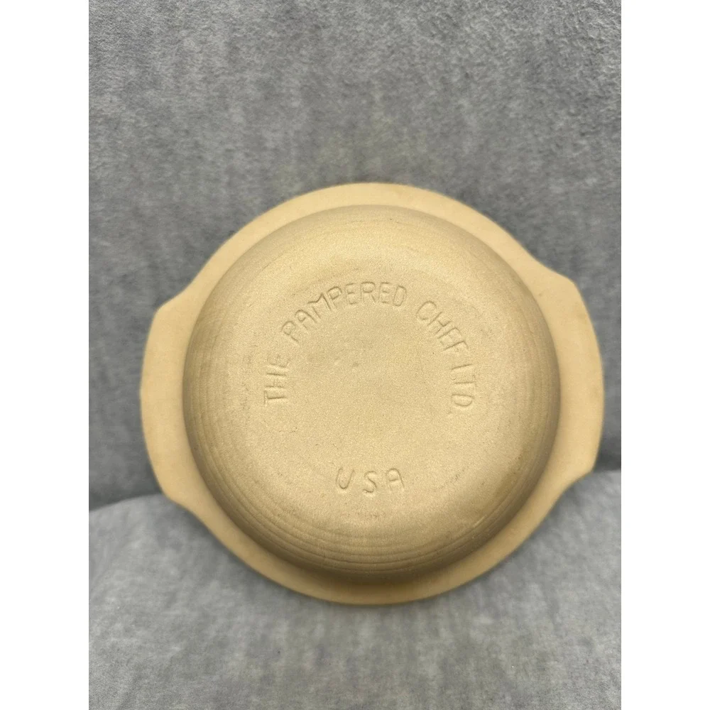 The Pampered‎ Chef Stoneware Baking Bowl Round 9 in Excellent Family Heritage
